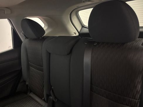 Used 2017 Nissan Rogue SV image 12