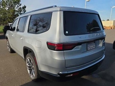 Used 2022 Jeep Wagoneer Series III w/ Premium Group I image 5