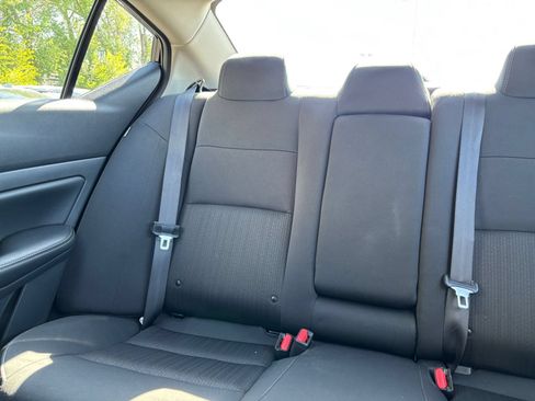 Used 2025 Nissan Altima 2.5 SV FWD image 40