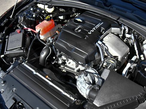 Used 2023 Chevrolet Camaro LT RWD image 39