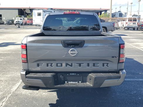 Certified 2023 Nissan Frontier SV w/ Midnight Edition Package image 5