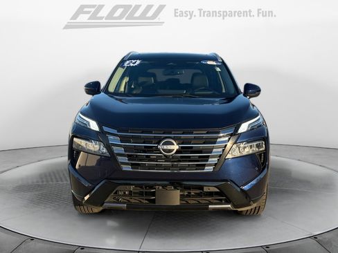 Used 2024 Nissan Rogue Platinum w/ Platinum Premium Package image 2