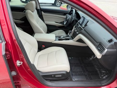 Used 2018 Honda Accord Touring image 20