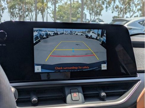 New 2026 Lexus UX 300h FWD image 18