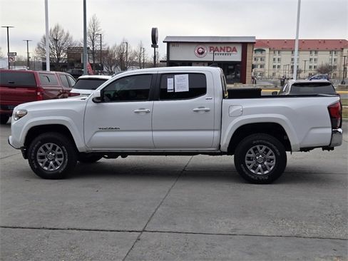 Used 2018 Toyota Tacoma SR5 image 35