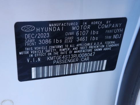 Used 2024 Genesis G80 image 35