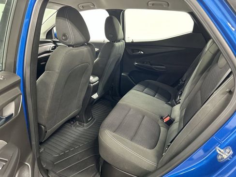 Used 2022 Chevrolet Bolt EUV LT w/ Comfort Package FWD image 19