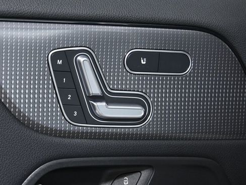 Certified 2022 Mercedes-Benz GLA 250 4MATIC image 30