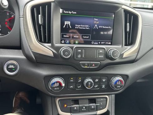 Used 2024 GMC Terrain Denali w/ Denali Premium Package AWD/4WD image 11
