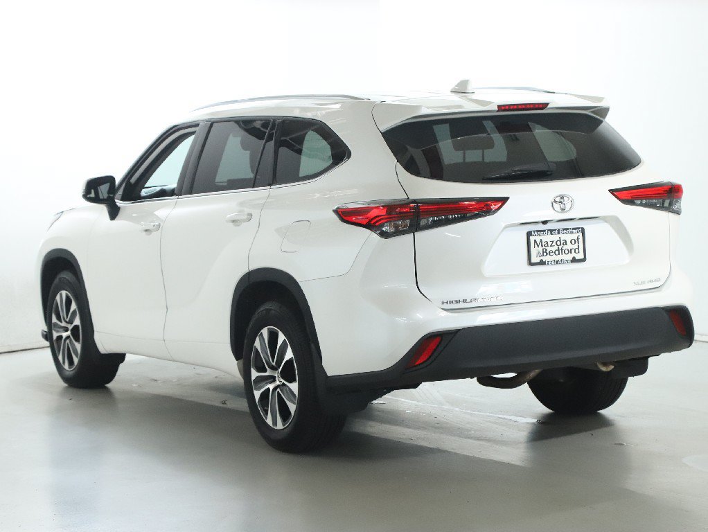 Used 2021 Toyota Highlander XLE AWD/4WD image 43