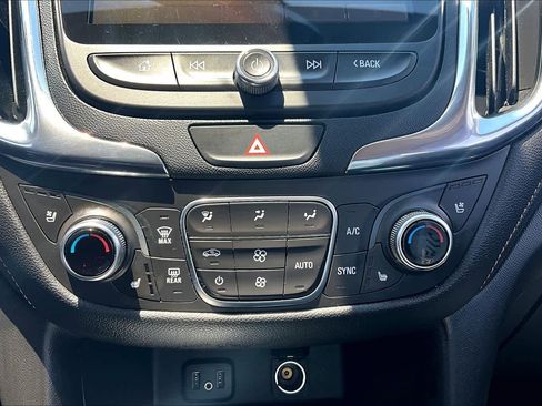 Used 2018 Chevrolet Equinox Premier AWD/4WD image 34