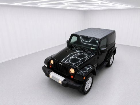 Used 2011 Jeep Wrangler Sahara w/ Connectivity Group AWD/4WD image 29