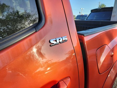 Used 2017 Toyota Tacoma SR5 w/ Tow Package image 19