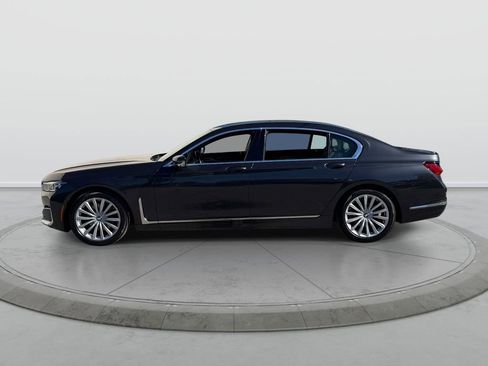 Used 2022 BMW 740i xDrive AWD/4WD image 4