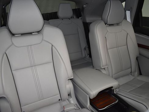 Used 2017 Acura MDX SH-AWD w/ Advance Package image 24