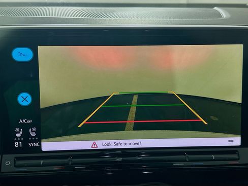 Used 2025 Volkswagen Atlas SE image 23