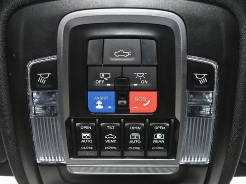 Used 2024 RAM 1500 Laramie image 37