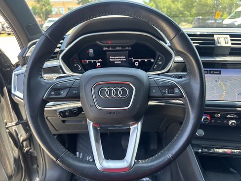 Used 2020 Audi Q3 2.0T Premium Plus w/ Premium Plus Package AWD/4WD image 17