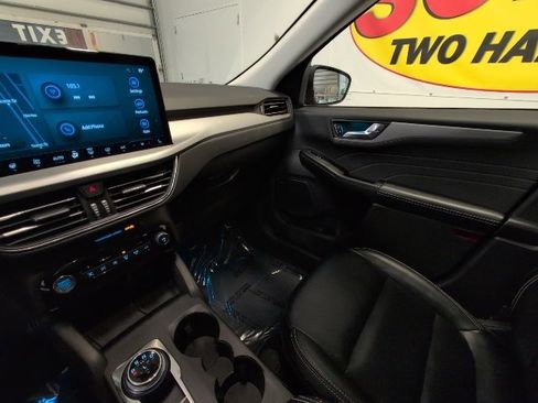 Certified 2024 Ford Escape Platinum image 23