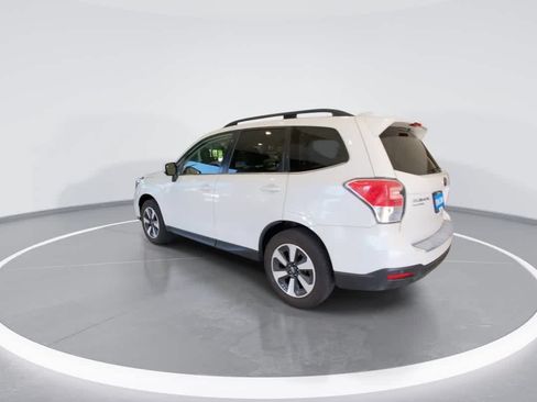 Used 2017 Subaru Forester 2.5i Limited AWD/4WD image 6