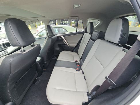 Used 2018 Toyota RAV4 Limited FWD image 11