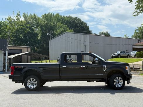 Used 2017 Ford F250 Platinum w/ Platinum Ultimate Package AWD/4WD image 5