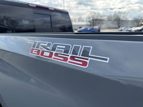 Used 2024 Chevrolet Silverado 1500 LT Trail Boss w/ Convenience Package II AWD/4WD image 17