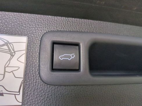 Used 2021 Toyota Highlander Limited image 15