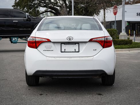 Used 2015 Toyota Corolla LE image 9
