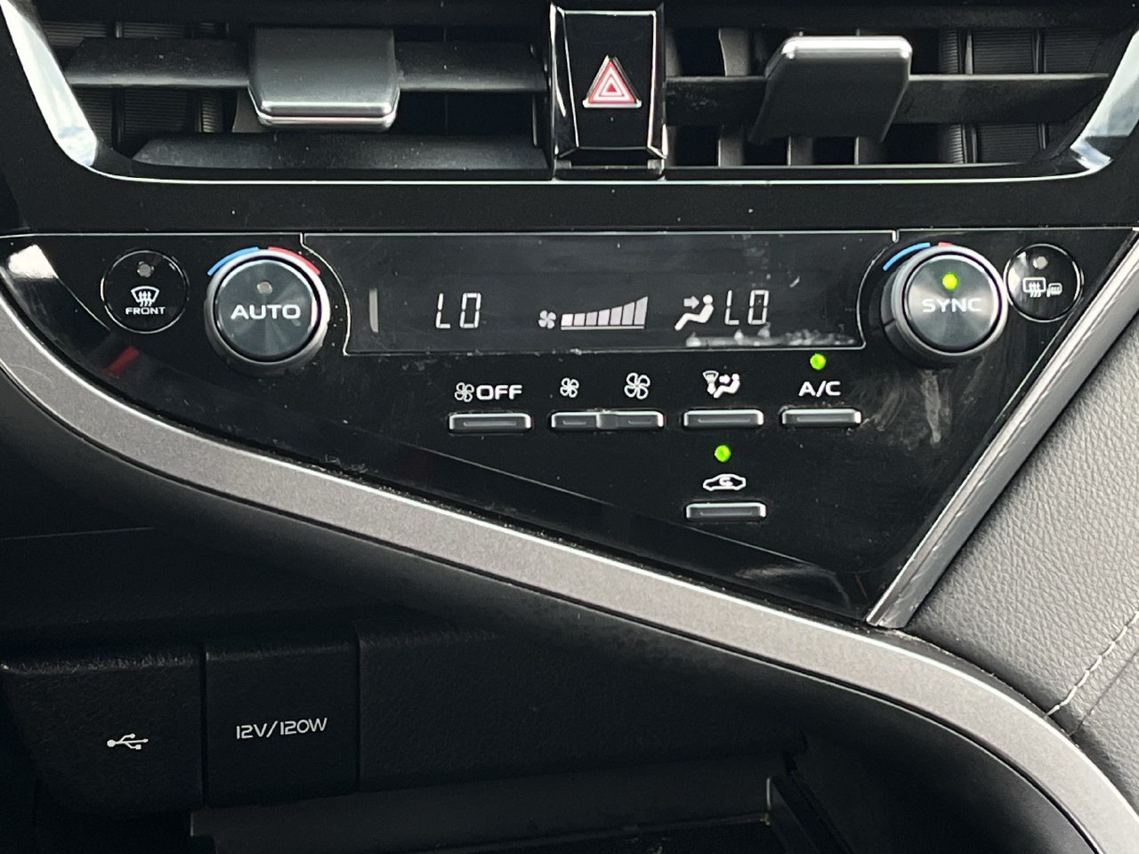 Used 2023 Toyota Camry SE FWD image 18