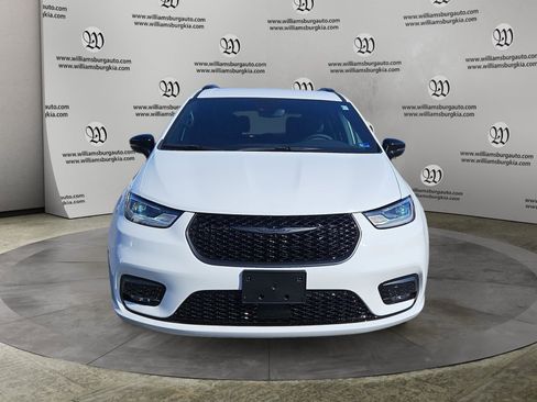 New 2026 Chrysler Pacifica Select w/ S Appearance Package FWD image 8