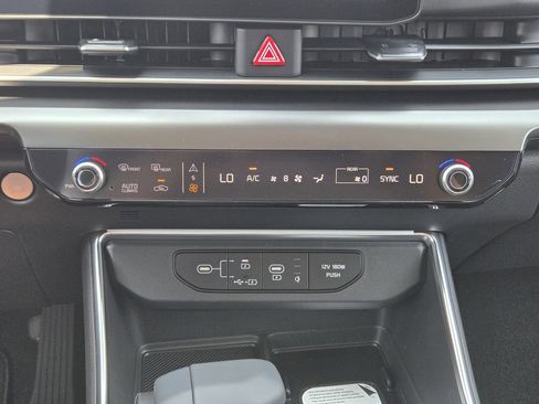 New 2026 Kia Carnival SX w/ SX Dark Edition Package FWD image 14