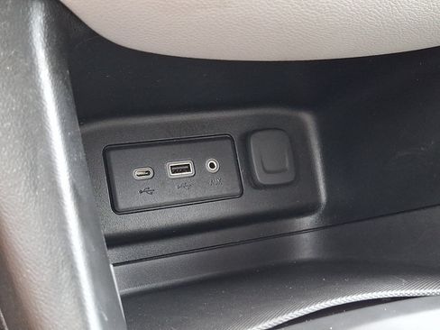 Used 2020 Chevrolet Equinox LS w/ LS Convenience Package AWD/4WD image 24