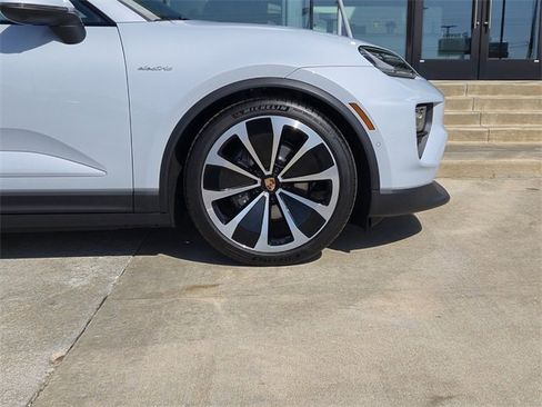 New 2025 Porsche Macan 4 Electric image 11