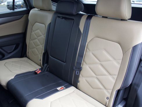 New 2026 Volkswagen Atlas Cross Sport SE image 27