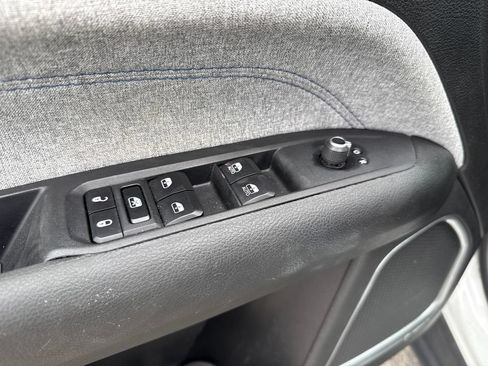 Used 2024 Jeep Compass Latitude AWD/4WD image 11