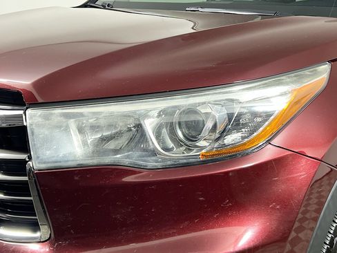 Used 2016 Toyota Highlander Limited FWD image 12