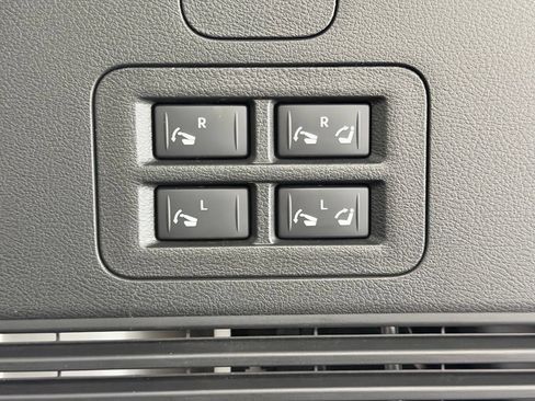 Used 2025 Nissan Armada Platinum w/ Convenience Package AWD/4WD image 35