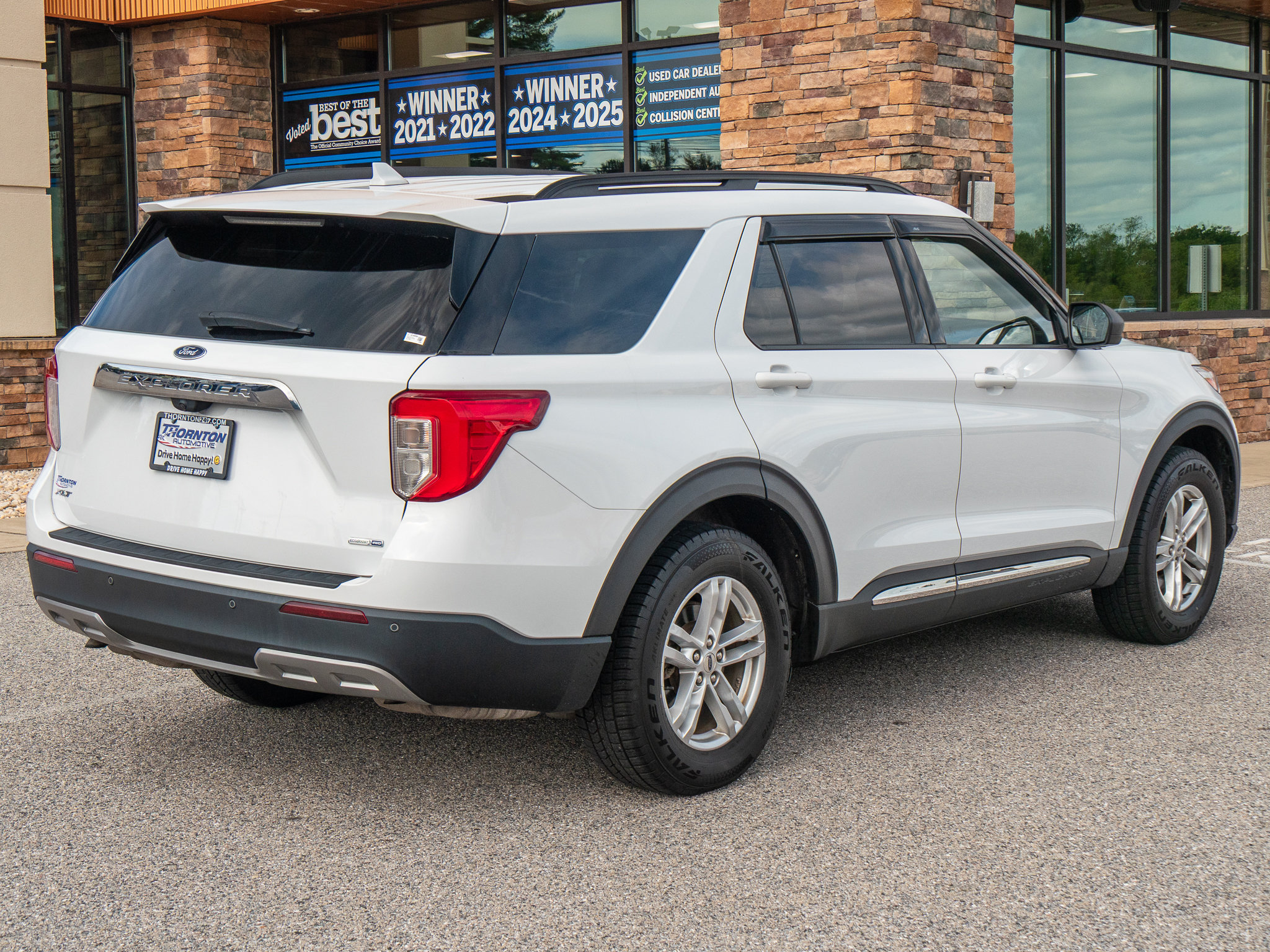 Used 2020 Ford Explorer XLT w/ Equipment Group 202A AWD/4WD image 3