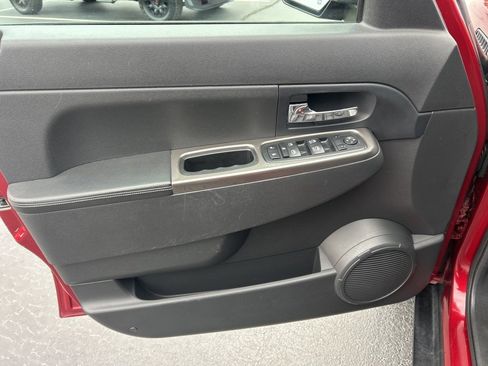 Used 2012 Jeep Liberty Limited Jet image 3