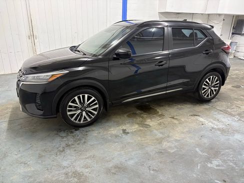 Used 2023 Nissan Kicks SR w/ SR Premium Package image 6