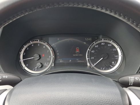 Used 2023 Toyota Highlander LE AWD/4WD image 6