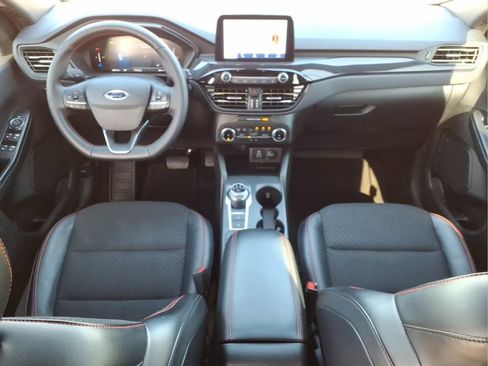 Used 2025 Ford Escape ST-Line w/ Equipment Group 301A image 17