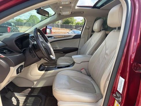 Used 2017 Lincoln MKC Reserve FWD image 10