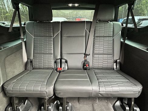 Used 2025 Cadillac Escalade ESV Sport Platinum image 9