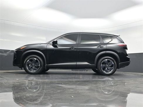 Used 2024 Nissan Rogue SV w/ SV Premium Package image 53