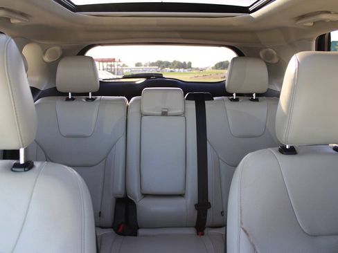 Used 2020 Ford Edge Titanium w/ Equipment Group 301A AWD/4WD image 14