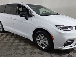New 2026 Chrysler Pacifica Select 360° Tour
