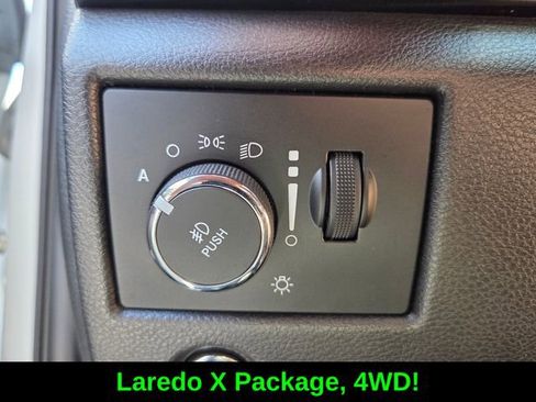 Used 2021 Jeep Grand Cherokee Laredo X AWD/4WD image 19