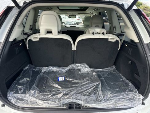 New 2026 Volvo XC90 T8 Ultra w/ Protection Package Premier AWD/4WD image 19